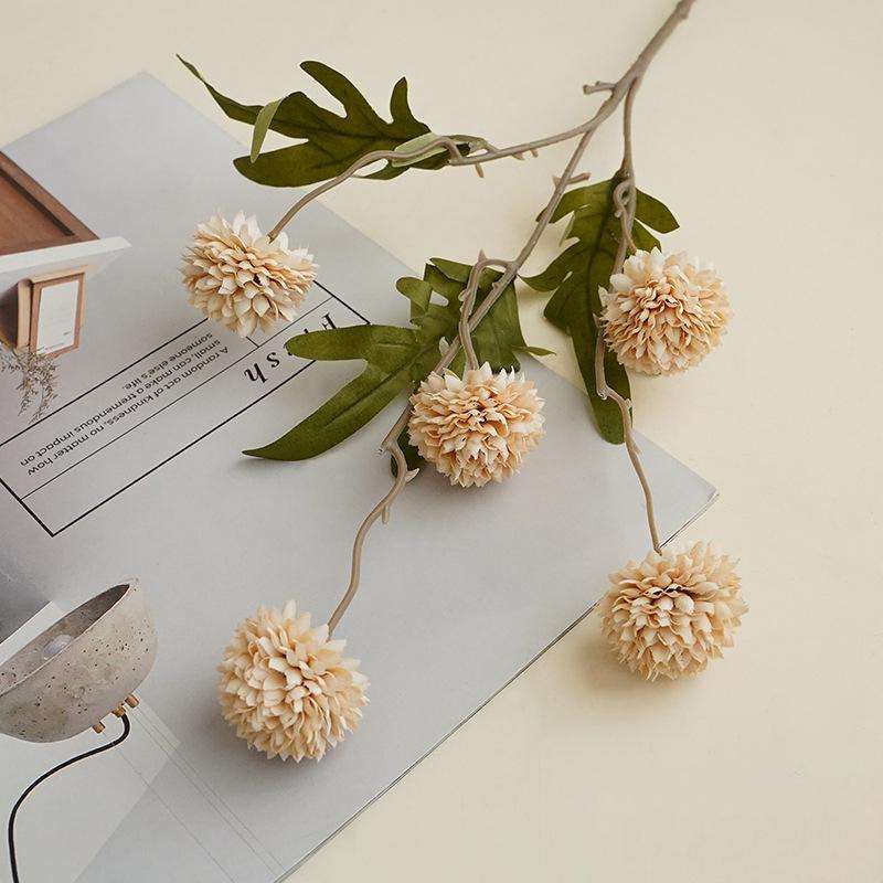 ฤดูใบไม้ร่วงสีขาว