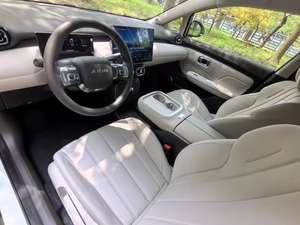 VUS électrique GAC AION Y Plus | Espace magique pour 5 adultes | Empattement de 2750mm de long | Écran tactile de 15.6 pouces - Product Image 4