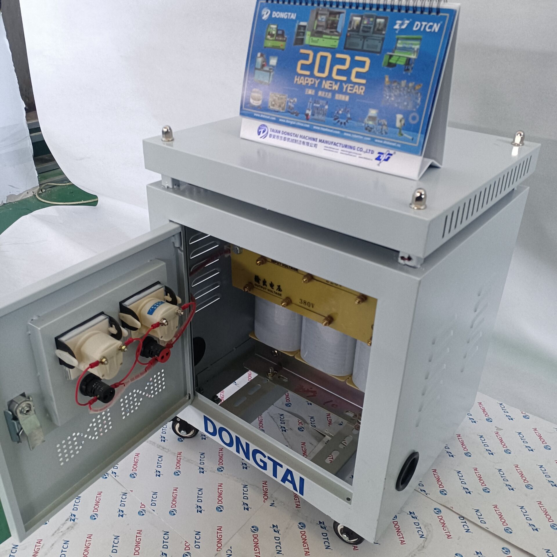 Трансформатор напряжения сухого типа (от 380 В до 220 В/220 В до 380 В)