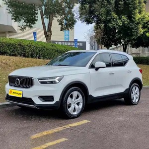 Vo-lvo <span class=keywords><strong>XC40</strong></span> 2021 T4 AWD Momentum 2.0T Turbo 8AT 4x4 permanent SUV compact de luxe 5 places familial essence d'<span class=keywords><strong>occasion</strong></span> - Product Image 1