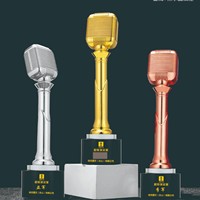 Trophée en cristal blanc musical avec logo personnalisable par gravure et sablage pour plaques de concours de piano