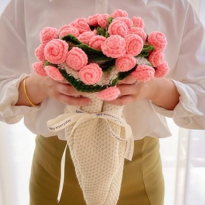 Couverture <span class=keywords><strong>de</strong></span> <span class=keywords><strong>bouquet</strong></span> <span class=keywords><strong>de</strong></span> <span class=keywords><strong>roses</strong></span> tissée à la main prête à l'emploi pour fleurs <span class=keywords><strong>de</strong></span> muguet <span class=keywords><strong>et</strong></span> <span class=keywords><strong>de</strong></span> marguerites au crochet, décoration intérieure <span class=keywords><strong>et</strong></span> cadeaux <span class=keywords><strong>de</strong></span> vacances - Product Image 2