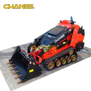 Çin'in En Uygun Maliyetli Mini Skid Steer Yükleyici dizel Paletli 430 V1000 Kubota EPA Motorlu Mini Paletli Yükleyici Dörtü Bir Arada Kepçe - Product Image 1