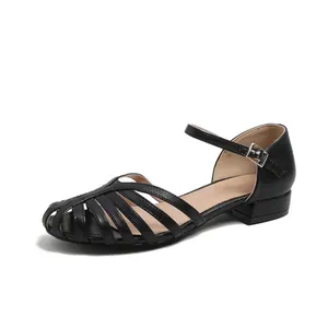 2024 Designer Summer Women's Shoes Comfortable flat white with elegant black cut-out Roman sandals