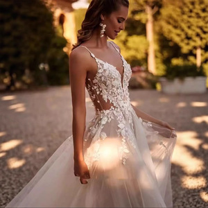 European American Style <b>Wedding</b> <b>Dress</b> Strapless Backless Natural Waist Breathable Lace Detailing <b>Short</b> Train Outdoor <b>Beach</b> Hotel - Product Image 2