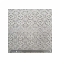 Tissu en dentelle florale ajourée à fil torsadé soluble dans l'eau pour robes de mariée et vêtements de mode