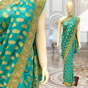 Nouveau Saree en soie Banarasi doux avec tissage et design Pallu lourd avec travail de tissage avec les mêmes pièces de chemisier à bordure - Product Image 1
