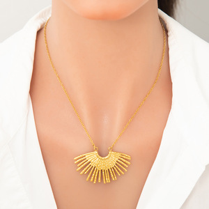 Collier Pendentif Soleil en Acier Inoxydable Plaqué Or 18K pour Femme, Chaîne de Clavicule, Bijou de Fête, Accessoire de Mode - Product Image 4