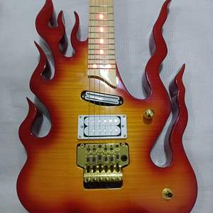 <span class=keywords><strong>Guitare</strong></span> <span class=keywords><strong>électrique</strong></span> couleur feu avec touche en érable Finition mate Mécanisme à double action Lumières LED Chevilles d'accord entièrement fermées - Product Image 6