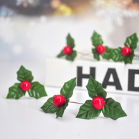 Daun Holly Buatan Realistis dengan Buah Kecil, Bunga Sutra untuk Karangan Bunga Natal, Karangan Bunga, Dekorasi Pesta Pernikahan dan Rumah