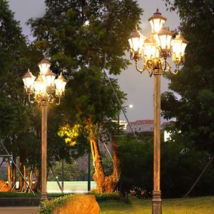 เสาโคมไฟสวนกลางแจ้งทองเหลืองพร้อมโคมแก้ว 5 ดวง ไฟ LED สีขาวอบอุ่น IP66 พร้อมเซ็นเซอร์ตรวจจับความเคลื่อนไหว พลังงานแสงอาทิตย์ รับประกัน 10 ปี - Product Image 5