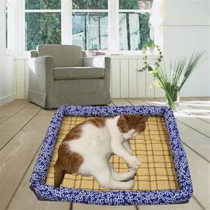Köpek soğutma matı pedi yaz yatak Pet kedi japon tarzı buz pedi soğuk soğuk Rattan Mat nem geçirmez soğutucu shiba Inu