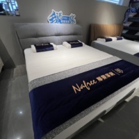 Lit flottant moderne sur mesure, revêtement en cuir véritable, lampe réglable et personnalisable, luminosité réglable, durable, respectueux de l'environnement