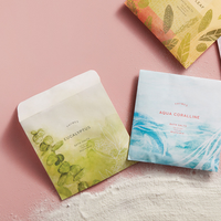 Pochette en papier de luxe personnalisée avec fermeture à bouton, petite fenêtre transparente et marquage à chaud pour poudre cosmétique, soins de la peau, mascara, faux cils
