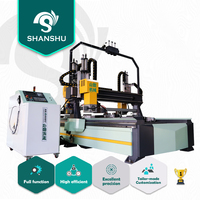 Centre de traitement CNC multifonction pour le travail du bois, machine à fabriquer des panneaux de porte en bois avec fonctions de découpe de charnières et de trous de vis