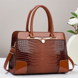 Sac fourre-tout structuré en <span class=keywords><strong>cuir</strong></span> PU imperméable avec rabat, motif alligator, bandoulière amovible, capacité 2-2,9 L, sac à main de luxe pour femme, idéal au quotidien - Product Image 5