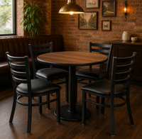 Ensemble de table basse en fer et quatre chaises, design minimaliste nord-américain, pour cafés, salons de thé, usage intérieur