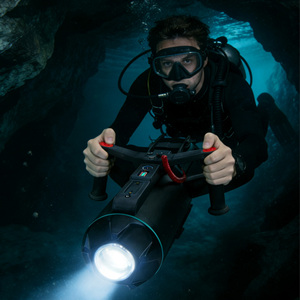 Projecteur de forte puissance pour l'exploration des grottes, scooter sous-marin à pompe à <span class=keywords><strong>jet</strong></span> haute vitesse 10 km/h, propulseur de plongée - Product Image 1