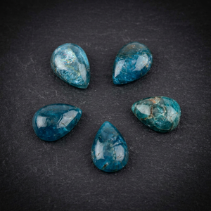 Apatite Blu Naturale 12x16mm Taglio a Pera, Gemma di Quarzo Liscia Lucida con Fondo Piatto, per Creazione Gioielli con Proprietà Curative - Product Image 3