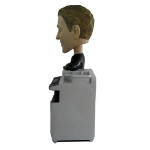 Oem/ODM Tùy Chỉnh Phong Cách Thể Thao Nhựa Bobble Đầu Búp Bê Hành Động Con Số Đồ Chơi Và Khuyến Mại Trang Trí Quà Tặng Nhựa Thủ Công Mỹ Nghệ - Product Image 2