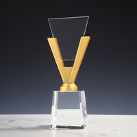Entrega rápida, superventas, trofeo de estrella de resina dorada brillante en Base de cristal negro con logotipo grabado individualmente