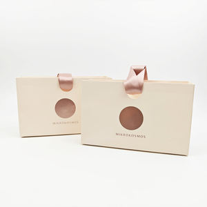 Sacs en papier pour vêtements en carton recyclable avec logo personnalisé en gros, sacs cadeaux de luxe de grande et moyenne taille, blancs, impression sérigraphique - Product Image 2