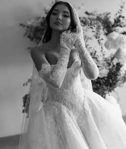 Ruolai WTH216 2025 Elegante Forest Style Dromerige Franse Lichtgewicht Bruidsjurk Lange Sleep met Parels Kant Slankmakende Bruidsjurk - Product Image 5