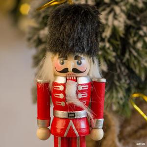 Nouvel arrivage de décorations de Noël : Ensemble de casse-noisettes de Noël 2025 de 13 cm - Product Image 4