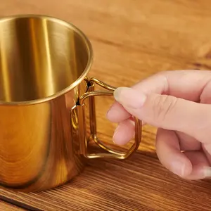 סיטונאי 500 מ""ל לוגו מותאם אישית מתכת פלדה זהב ספל קמפינג נייד עיצוב חיצוני ידית טיולים פיקניק כלי שתייה תה כוס קפה