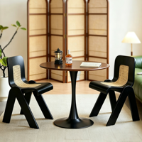 Table et chaises de salle à manger en bois massif de style vintage avec pieds en métal, adaptées aux maisons, salles de réunion et salons