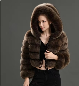 Giacca Trendy Super Corta <span class=keywords><strong>in</strong></span> <span class=keywords><strong>Pelliccia</strong></span> <span class=keywords><strong>Sintetica</strong></span> <span class=keywords><strong>con</strong></span> <span class=keywords><strong>Cappuccio</strong></span> da Donna, Pannellatura Orizzontale, <span class=keywords><strong>Cappotto</strong></span> Invernale Blu Rosa, <span class=keywords><strong>Pelliccia</strong></span> <span class=keywords><strong>Sintetica</strong></span> Soffice, Streetwear - Product Image 6