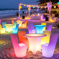 Meubles de restaurant personnalisés, chaises de restaurant d'extérieur en plastique imperméable avec éclairage RGB solaire, pour café, hôtel, bar, événements