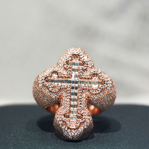 Hiphop dames- en herenring van 925 sterling zilver, fijne ringen, op maat gemaakte 'iced out' baguette geslepen moissanite kruisring - Product Image 5