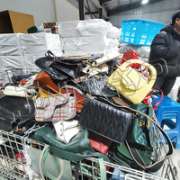 Supplier Cina Grosir Importir Tas Bekas Bermerek untuk Wanita Mewah Kapasitas Besar Kulit Selempang Campuran Bal dengan Kotak