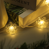 Mini guirlandes lumineuses LED en forme de flocon de neige, 10 LED blanc chaud, alimentées par piles, flocons de neige cristallins pour la décoration de Noël
