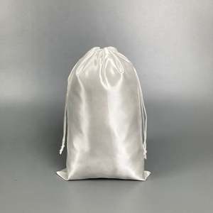 Sacs en satin avec cordon de serrage et logo personnalisé Sac seau à cordon en satin de soie personnalisé Petit sac à cordon en satin avec logo personnalisé - Product Image 1