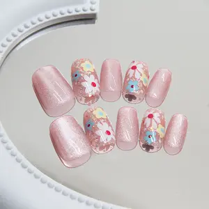 Nieuw Design Vrouwen Mooie Roze Kleur Cat Eye Kunstmatige Valse Nagels Luxe Nep Nail Set Pers Op Nagels