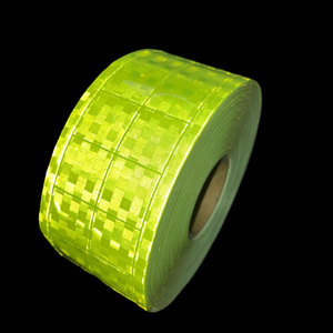 Nastro riflettente in <span class=keywords><strong>PVC</strong></span> giallo 5cm materiali riflettenti ad alta visibilità Non autoadesivo bagliore nel traffico scuro gilet di sicurezza - Product Image 6