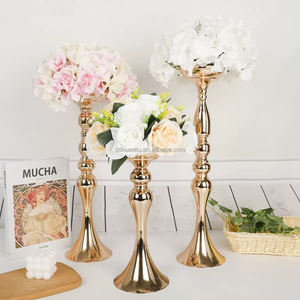 Vases en métal doré et argenté style Art Déco, supports à fleurs en fer forgé pour la décoration intérieure, mariages et ornements de table - Product Image 3