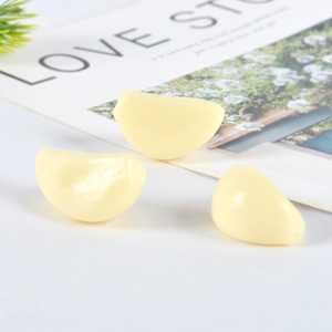 Modèle d'ail artificiel en plastique, fausse nourriture décorative pour l'affichage ou la décoration - Product Image 3