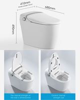 WC intelligent monobloc moderne blanc avec télécommande, siège chauffant, séchage à l'air, forme allongée, cuvette en céramique
