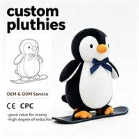 Op maat gemaakte sneeuwboard pinguïn knuffel OEM wintersport vogel pluche mascotte vlinderdas sneeuwboarduitrusting CE CPC