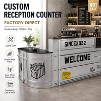 Comptoir de réception industriel durable sur mesure avec finition métallique argentée en acier inoxydable pour café, bar, restaurant