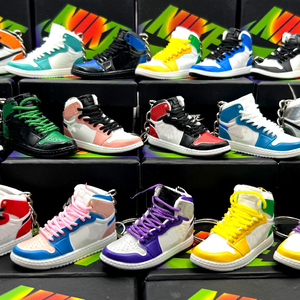 Móc khóa giày bóng rổ PVC cao su in tay thiết kế thời trang bán buôn, kiểu giày thể thao AJ1 <span class=keywords><strong>mini</strong></span> 3D kèm hộp - Product Image 3