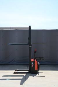 Apilador Eléctrico EVERLIFT ELES-15F, 2T, 3.5m de Elevación, Equipo de Apilamiento Industrial para Almacén, Económico - Product Image 4