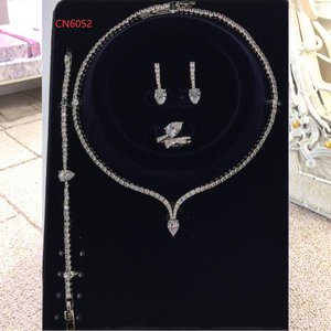 Élégant grand vert clair goutte d'eau CZ cristal collier boucles d'oreilles femmes Costume de fête de mariage pour fiançailles affaires de mariée - Product Image 6