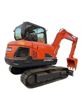 Excavatrice sur chenilles Doosan DX60 de 6 tonnes d'occasion en provenance de Corée Petite pelleteuse d'occasion avec moteur et pompe à moteur Composants centraux pour la vente - Product Image 1