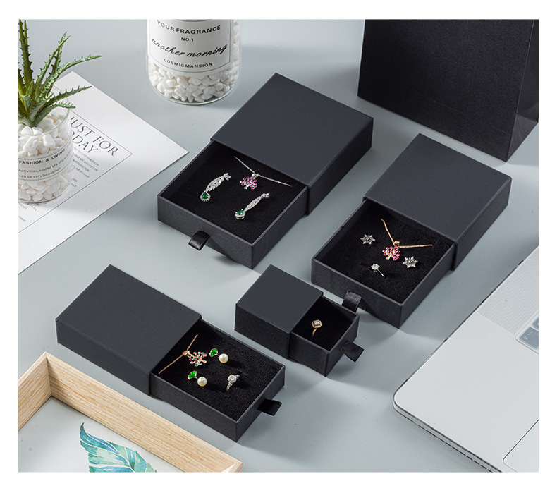 Black 5*5*3.5cm