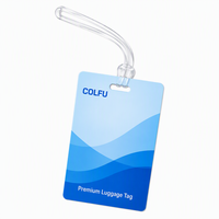 Étiquettes et tags à bagages personnalisés en PVC 0,76 mm, imperméables avec impression offset et sangle durable pour valises et sacs de voyage