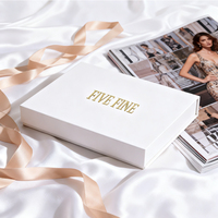 Boîte cadeau rigide de luxe blanche, noire et beige pour cartes VIP, avec fermeture magnétique, gaufrage fait main, pour cartes de visite, de mariage ou de vœux